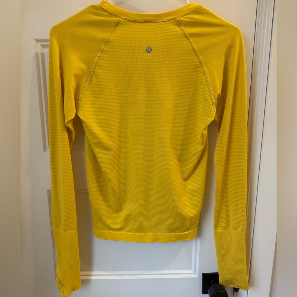 Lululemon Swiftly Tech Long Sleeve 2.0 Race length in Utility Yellow size 6